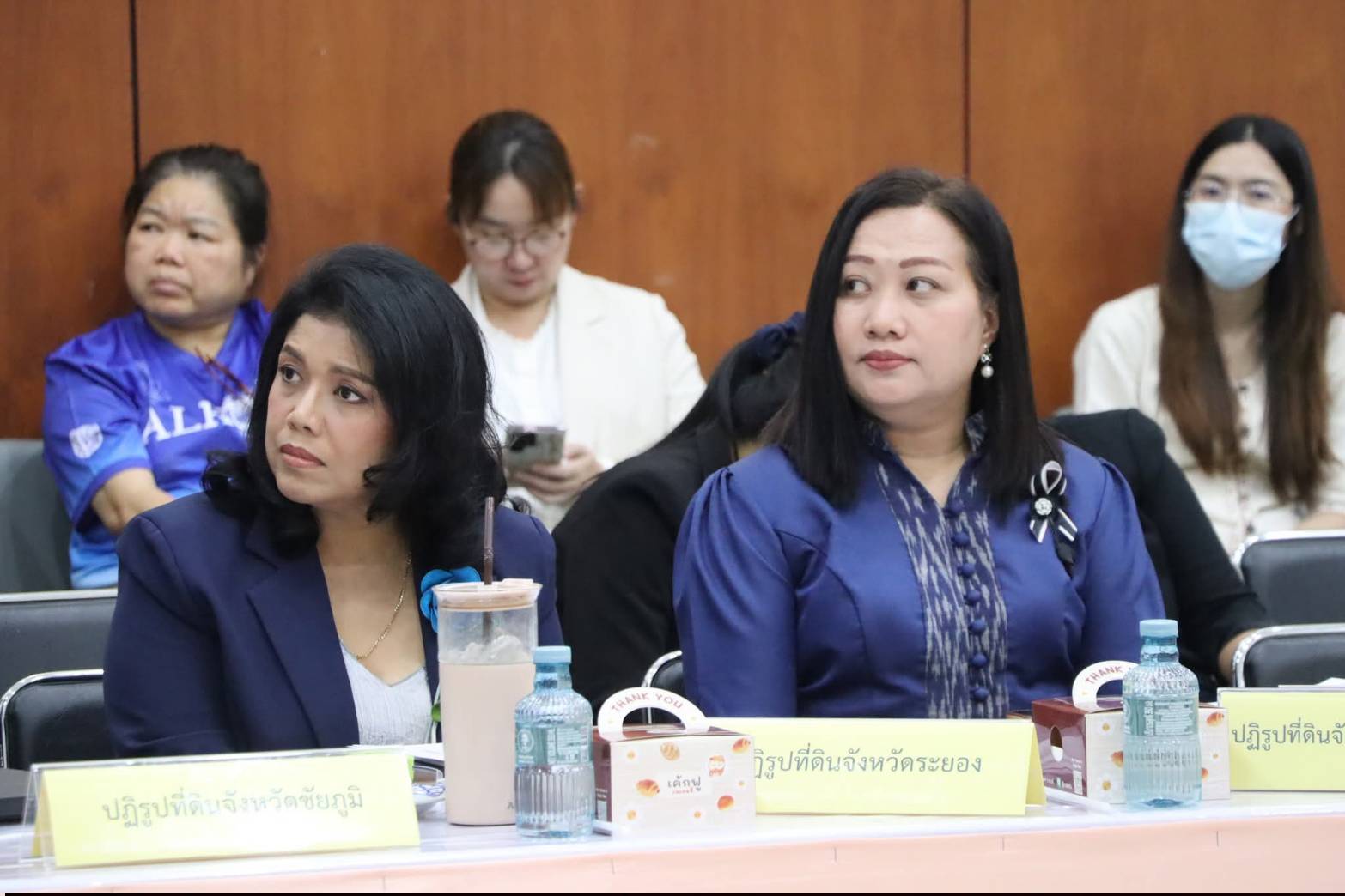 title - เลขาธิการสำนักงานการปฏิรูปที่ดินเพื่อเกษตรกรรม (เลขาธิการ ส.ป.ก.) เป็นประธานในการประชุม คณะทำงานติดตามเร่งรัดการใช้จ่ายงบประมาณประจำปี พ.ศ. 2569 ณ ห้องประชุมอาคาร 100 ปี ศูนย์ส่งเสริมและพัฒนาอาชีพเสริมนอกภาคการเกษตร (ศูนย์ศิลปาชีพ บางไทรฯ (เดิม))
